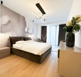 Apartament, 4 rooms with underground parking included Bucuresti/Primaverii