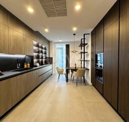 Apartament, 4 rooms with underground parking included Bucuresti/Primaverii