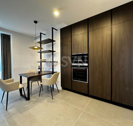 Apartament, 4 rooms with underground parking included Bucuresti/Primaverii