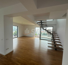 Apartament, 4 rooms with underground parking included Bucuresti/Herastrau