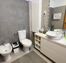 Apartament, 4 rooms with underground parking included Bucuresti/Sisesti