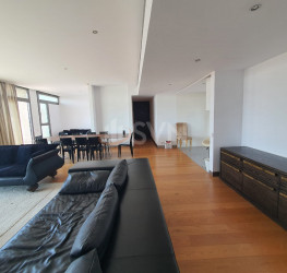 Apartament, 4 rooms with underground parking included Bucuresti/Kiseleff
