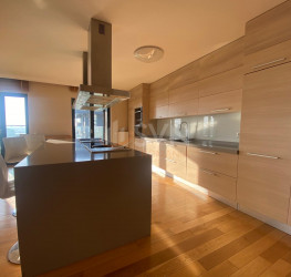 Apartament, 4 rooms with underground parking included Bucuresti/Barbu Vacarescu