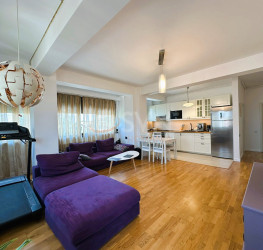 Apartament, 4 rooms with underground parking included Bucuresti/Bucurestii Noi