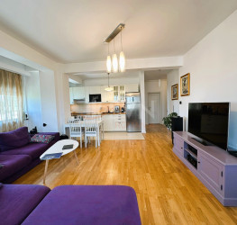 Apartament, 4 rooms with underground parking included Bucuresti/Bucurestii Noi