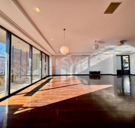 Apartament, 4 rooms with underground parking included Bucuresti/Capitale