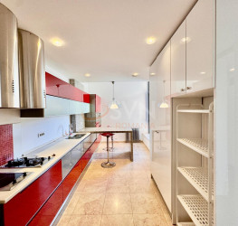 Apartament, 4 rooms with underground parking included Bucuresti/Capitale