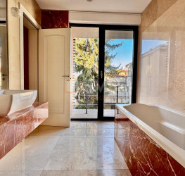 Apartament, 4 rooms with underground parking included Bucuresti/Capitale
