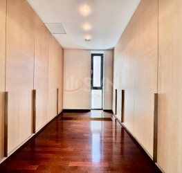 Apartament, 4 rooms with underground parking included Bucuresti/Capitale