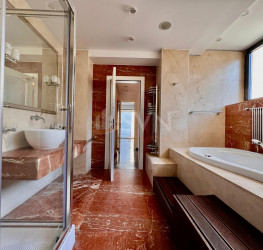Apartament, 4 rooms with underground parking included Bucuresti/Capitale