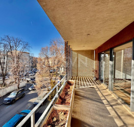 Apartament, 4 rooms with underground parking included Bucuresti/Capitale