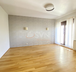 Apartament, 4 rooms with underground parking included Bucuresti/Primaverii