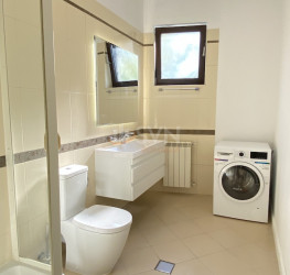 Apartament, 4 rooms with underground parking included Bucuresti/Primaverii