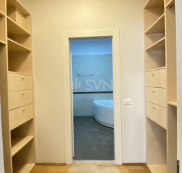 Apartament, 4 rooms with underground parking included Bucuresti/Primaverii