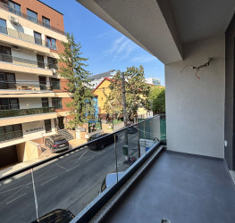 Apartament, 4 rooms with underground parking included Bucuresti/Aviatiei