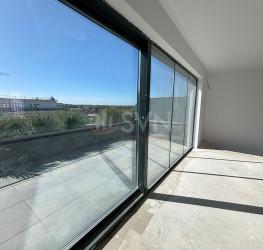 Apartament, 4 rooms with underground parking included Bucuresti/Pipera