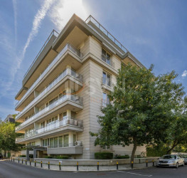 Apartament, 4 rooms with underground parking included Bucuresti/Primaverii