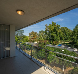 Apartament, 4 rooms with underground parking included Bucuresti/Primaverii