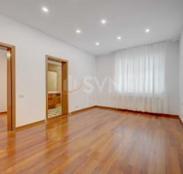 Apartament, 4 rooms with underground parking included Bucuresti/Primaverii