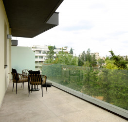 Apartament, 4 rooms with underground parking included Bucuresti/Primaverii