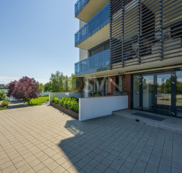 Apartament, 4 rooms with underground parking included Bucuresti/Sisesti