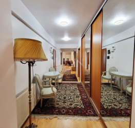 Apartament, 4 rooms with underground parking included Bucuresti/Dorobanti