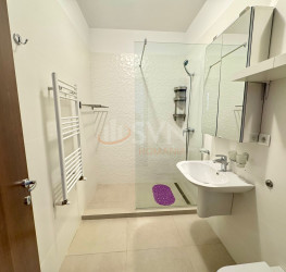 Apartament, 4 rooms with underground parking included Bucuresti/Herastrau