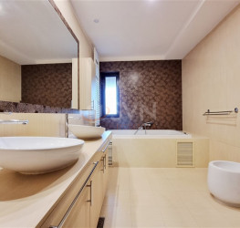 Apartament, 4 rooms with underground parking included Bucuresti/Herastrau