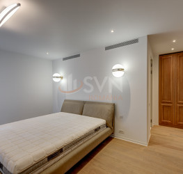 Apartament, 4 rooms with underground parking included Bucuresti/Primaverii