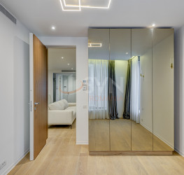 Apartament, 4 rooms with underground parking included Bucuresti/Primaverii