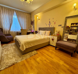 Apartament, 4 rooms with underground parking included Bucuresti/Floreasca