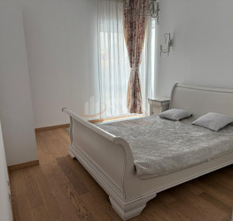 Apartament, 4 rooms with underground parking included Bucuresti/Aviatorilor