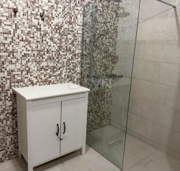 Apartament, 4 rooms with underground parking included Bucuresti/Aviatorilor