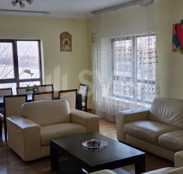 Apartament, 4 rooms with underground parking included Bucuresti/Lacul Tei