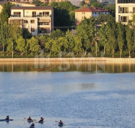 Apartament, 4 rooms with underground parking included Bucuresti/Lacul Tei