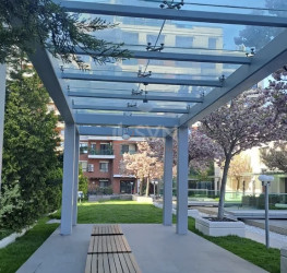 Apartament, 4 rooms with underground parking included Bucuresti/Lacul Tei