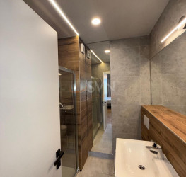 Apartament, 4 rooms with underground parking included Bucuresti/Pipera