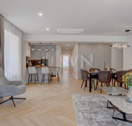 Apartament, 4 rooms with underground parking included Bucuresti/Pipera