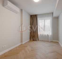Apartament, 4 rooms with underground parking included Bucuresti/Pipera
