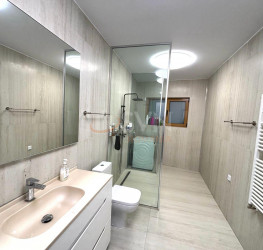 Apartament, 4 rooms with underground parking included Bucuresti/Primaverii