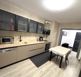 Apartament, 4 rooms with underground parking included Bucuresti/Primaverii