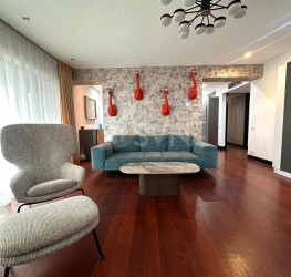 Apartament, 4 rooms with underground parking included Bucuresti/Arcul De Triumf