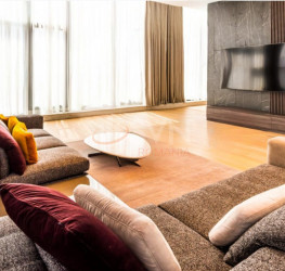 Apartament, 4 rooms with underground parking included Bucuresti/Herastrau