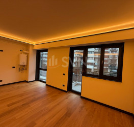 Apartament, 4 rooms with underground parking included Bucuresti/Pipera