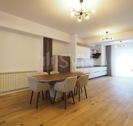 Apartament, 4 rooms with underground parking included Bucuresti/Herastrau