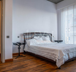 Apartament, 4 rooms with underground parking included Bucuresti/Pipera