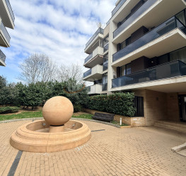 Apartament, 4 rooms with underground parking included Bucuresti/Iancu Nicolae