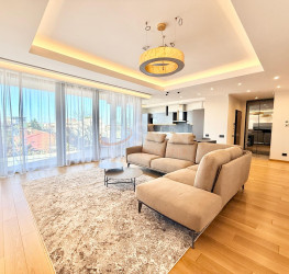 Apartament, 4 rooms with underground parking included Bucuresti/Primaverii