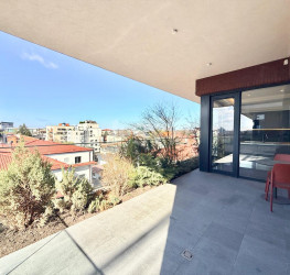 Apartament, 4 rooms with underground parking included Bucuresti/Primaverii