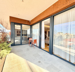 Apartament, 4 rooms with underground parking included Bucuresti/Primaverii